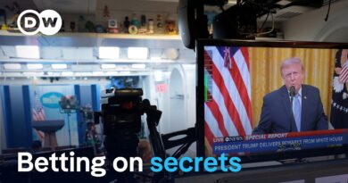 Trump’s teleprompter operator makes bank on insider trading | DW News