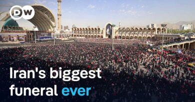 What does Tehran want Washington to see at Khamenei’s huge funeral? | DW News