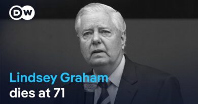 Why conspiracy theories followed the US Republican senator’s death so quickly | DW News