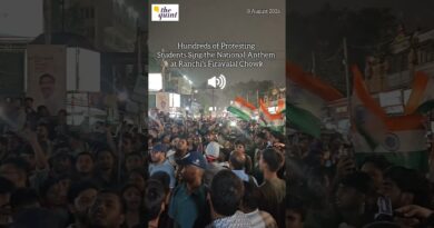 Hundreds of Protesting Students Sing the National Anthem in Ranchi