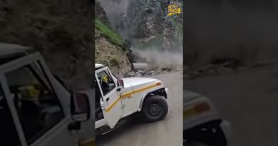 Uttrakhand: भारी बारिश के कारण तमक नाले में अचानक पानी का बहाव बढ़ने से 120 फुट लंबा पुल बह गया.