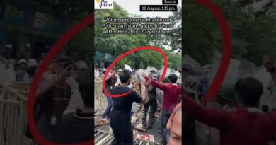 Volunteers Rescue Jharkhand Policeman from Angry Students After He Lathi-Charged Them | The Quint
