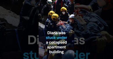 Women freed after being stuck under rubble in Colombia | DW News