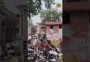 दिल्ली के मथुरा रोड पर बैरिकेडिंग, सड़कों पर लगाईं कीलें