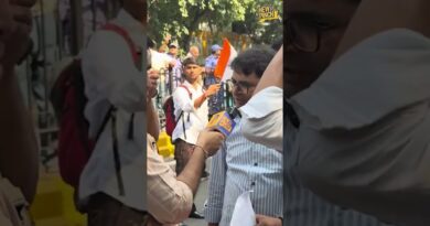दवाई लेने आया लड़का मौज लेने ‘Lehra Do Tiranga’ प्रदर्शन में शाामिल, बोला – ‘मुझे कुछ नहीं पता’