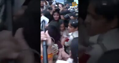 Neha Bora दिल्ली पुलिस की हिरासत में, CJP के तिरंगा मार्च को सपोर्ट करने पहुंच रही थीं