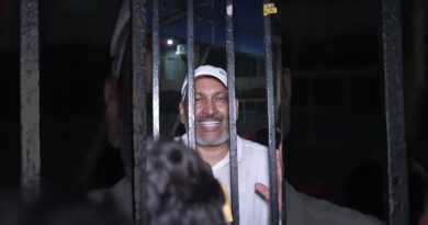 Rahul Gandhi को हिरासत में लिए जाने के बीच आकाशवाणी भवन पर माहौल गरम, News Pinch को क्या दिखा?