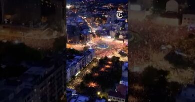 Serbians Fill Streets Ahead of Election