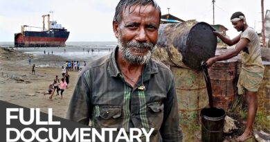 World’s Largest Ship Graveyard | Meet the Extreme Shipbreakers | Free Documentary
